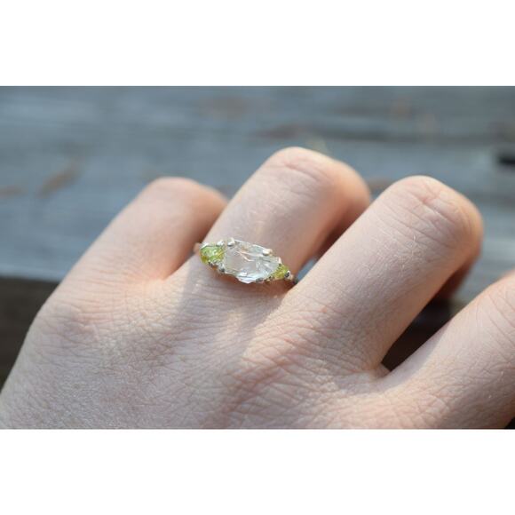 Peridot Ring, unique raw stone ring, natural gemstone ring, anniversary ring - Picture 8 of 8